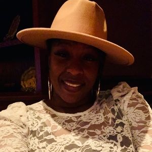 Meet your Posher, Nikema